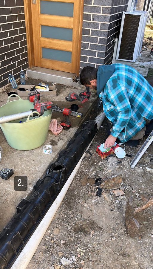 Oz Plumbing Co — local Sydney plumber at work